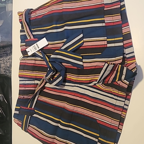 The Get XL  shorts.  Perfect for summer outings. - Picture 2 of 7